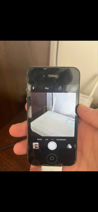 Iphone 4s z ladowarka