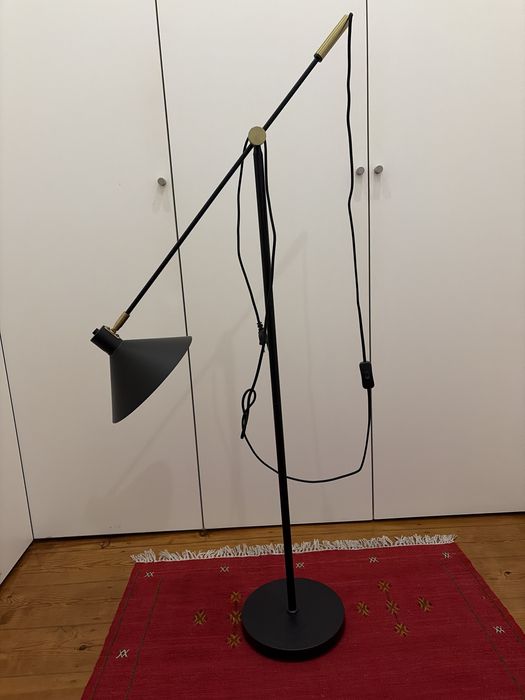 Candeeiro de Pé Moderno Preto/Dourado - Ótimo Estado - 30€