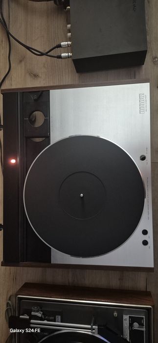 Gramofon Luxman 441