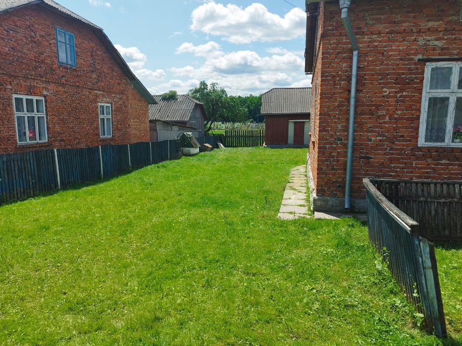 Продається цегляний будинок