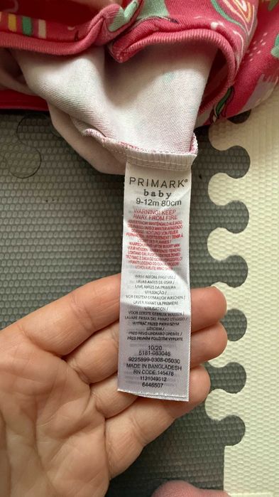 Pajac dla dziewczynki różowy w dinozaury 74/80 Primark