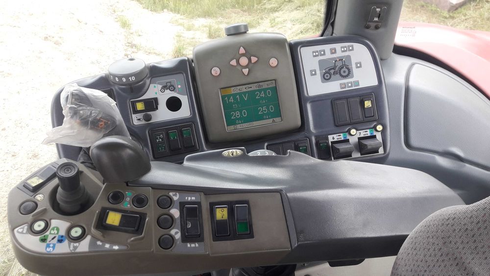Ciągnik  Valtra S 230