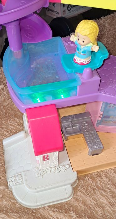 Продам будинок Барбі fisher prise