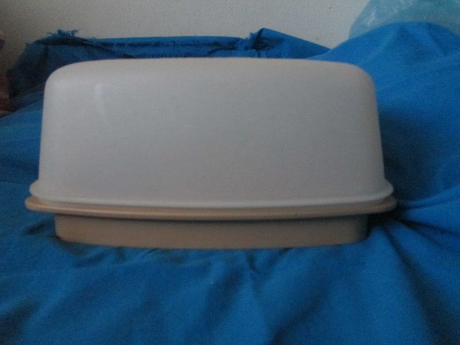 Tupperware anos 80 a estrear