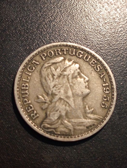 50  centavos  -Alpaca-  Republica Portuguesa - Portugal 1955	Soberba