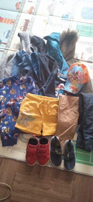 Віддам безкоштовно одяг на хлопчика 3-4 роки