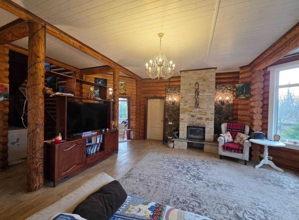 Нові Петрівці продаж будинку зруб 185 м кв 8соток