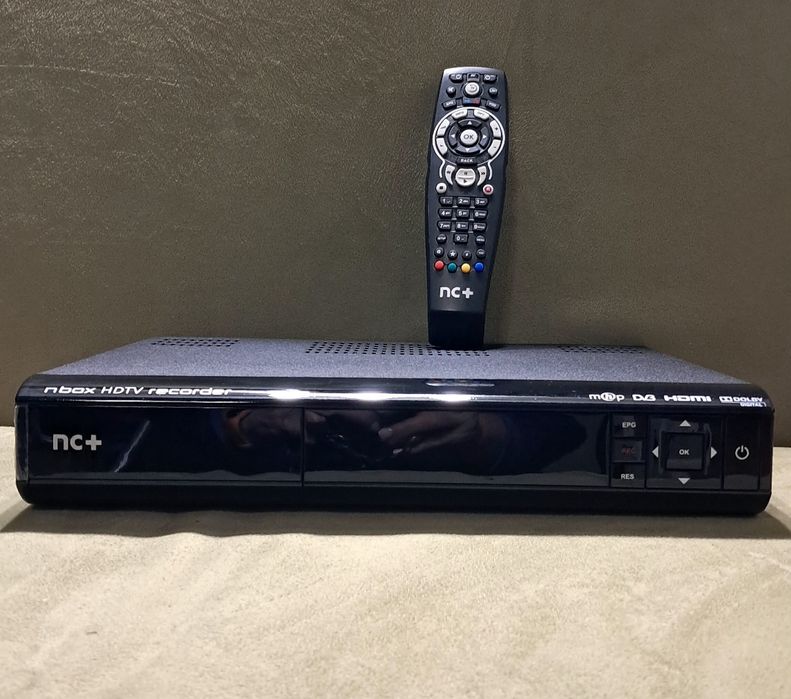 Dekoder nbox HDTV recorder wraz z pilotem