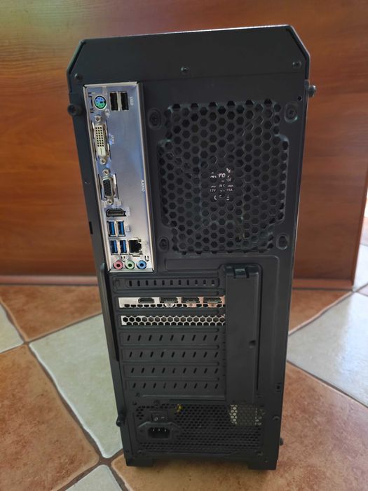 Komputer stacjonarny gamingowy. Ryzen 7 4700G,  rtx 3050 8gb, 32gb DDR 4, 1tb SSD M2, Win 11 Home