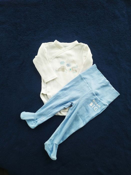 Śliczny komplet dla chłopca rozmiar 68