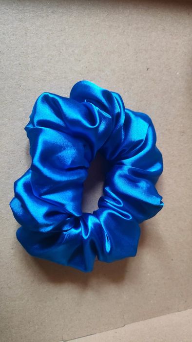 Piękna gumka scrunchie