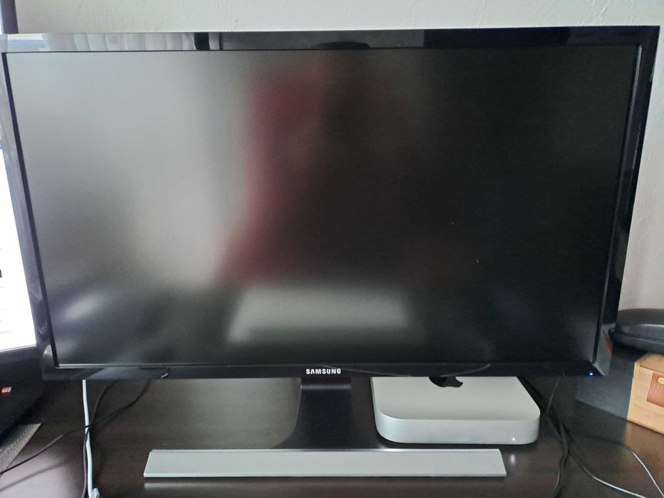 Samsung LU28E570DS 28" 4K UHD — Good Condition, Working Perfectly64283858178433121
