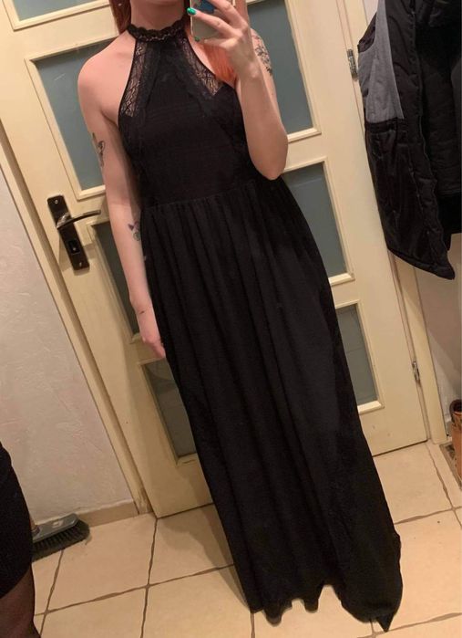 Piękna elegancka sukienka maxi