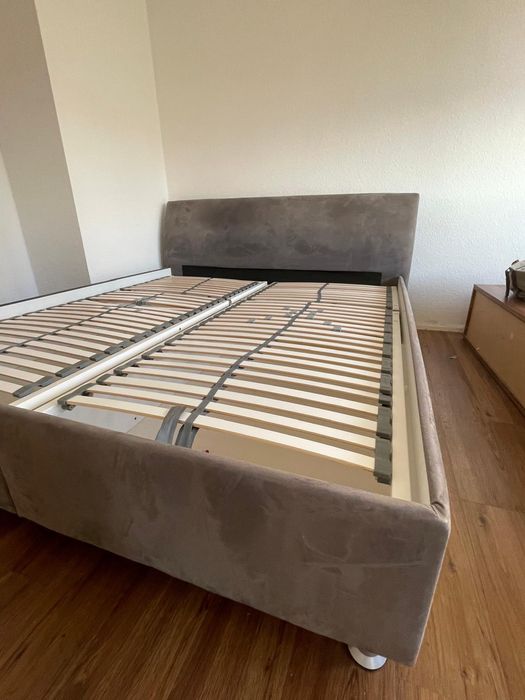 Łóżko szare tapicerowane + materace