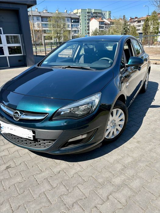 OPEL ASTRA 2014 – Niski przebieg | Zadbany | 1. właściciel