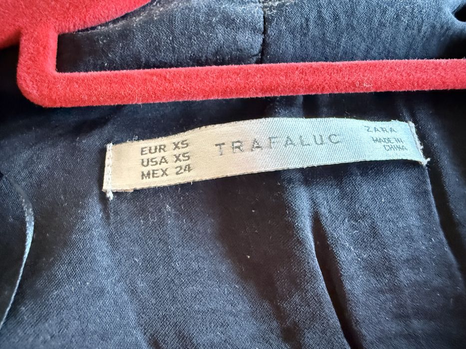 Macacão curto com renda