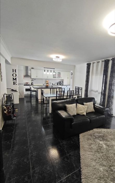Apartamento t2 remodelado, na  avenida da liberdade, Baixa da Banheira