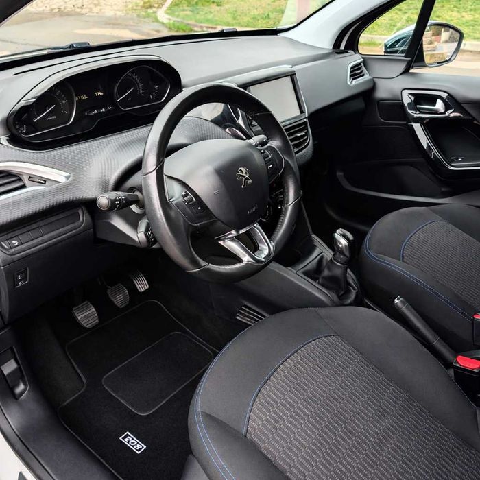 Peugeot 208 Style - 2017