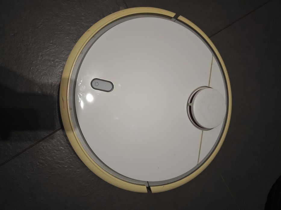 Xiaomi Mi Robot Vacuum Cleaner + ładowarka