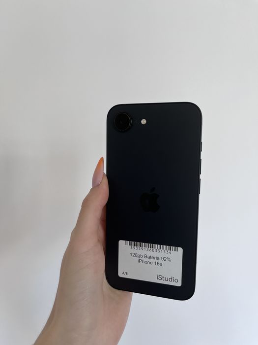 RATY 0% iPhone 16 e 128 GB BATERIA 92% GWARANCJA 12 miesiecy !!!