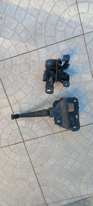 Fecho do Capô e Fecho da Frente em Fibra Audi A4 B5 8D 1994 a 2001 Original