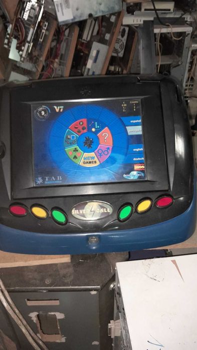 Máquina de jogos com tela sensível ao toque , como nova