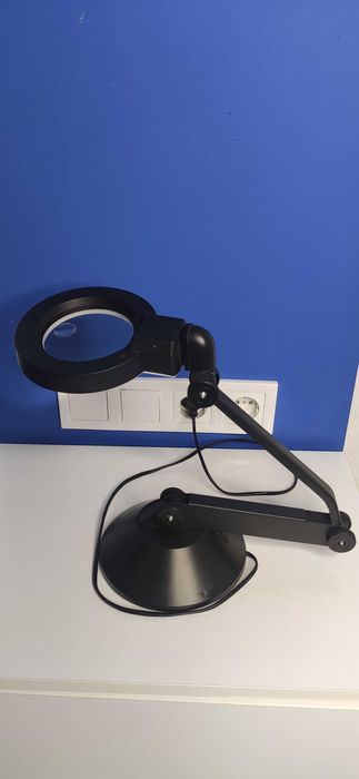 Лупа-лампа настільна