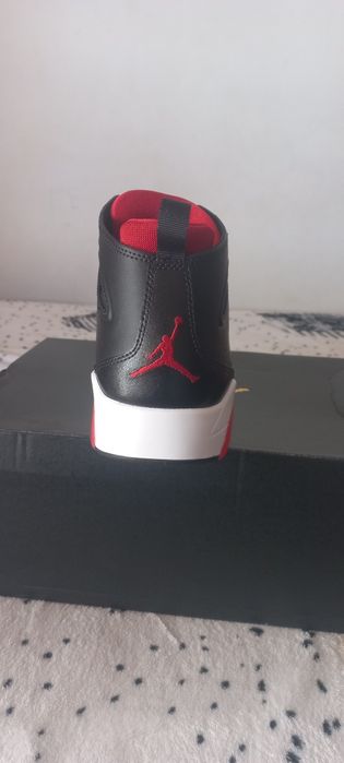 Ténis Jordan 23.