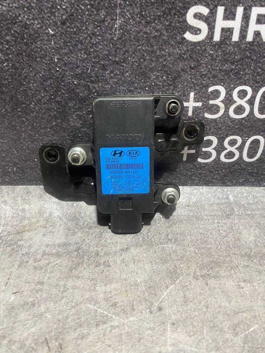 Датчик прискорення  Hyundai Sonata YF 95690-4R100