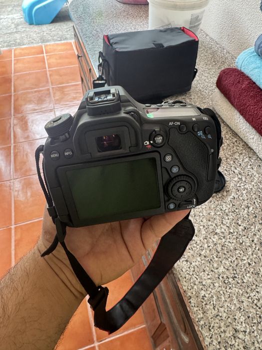 Canon 80D. Objetiva 18-135mm