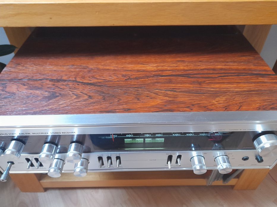 Amplituner Luxman R800