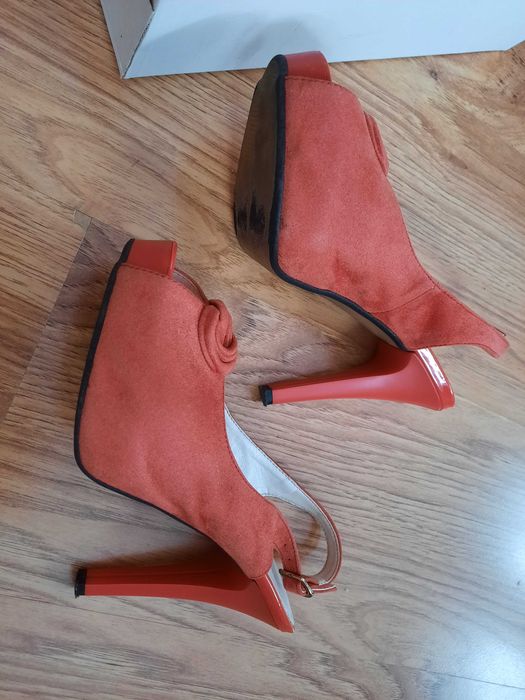 Sandały na platformie