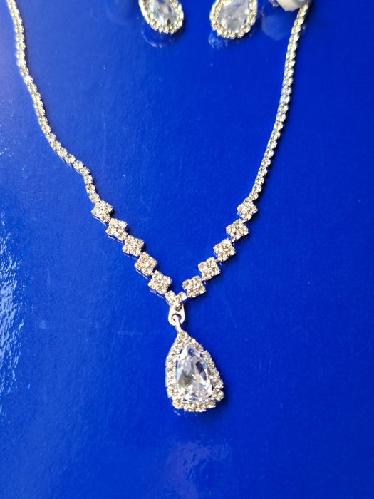 Conjunto colar e brincos de brilhantes I