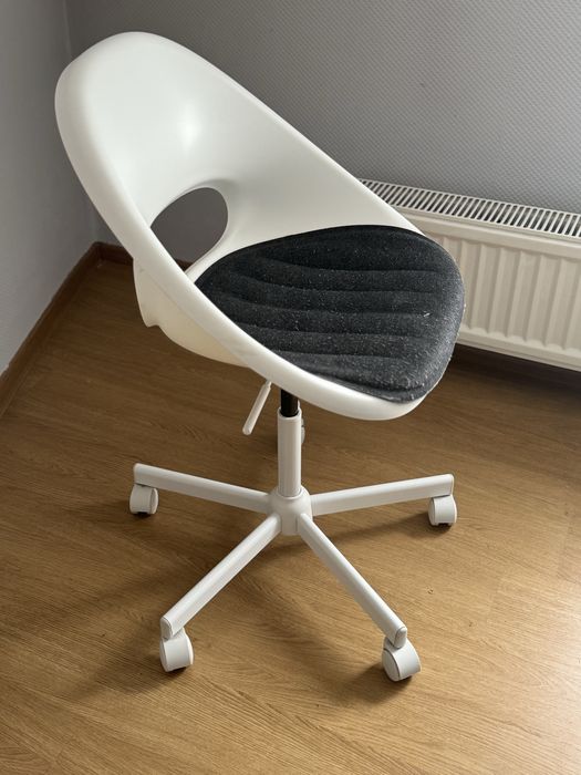 Krzesło młodzieżowe biurko Ikea Loberget