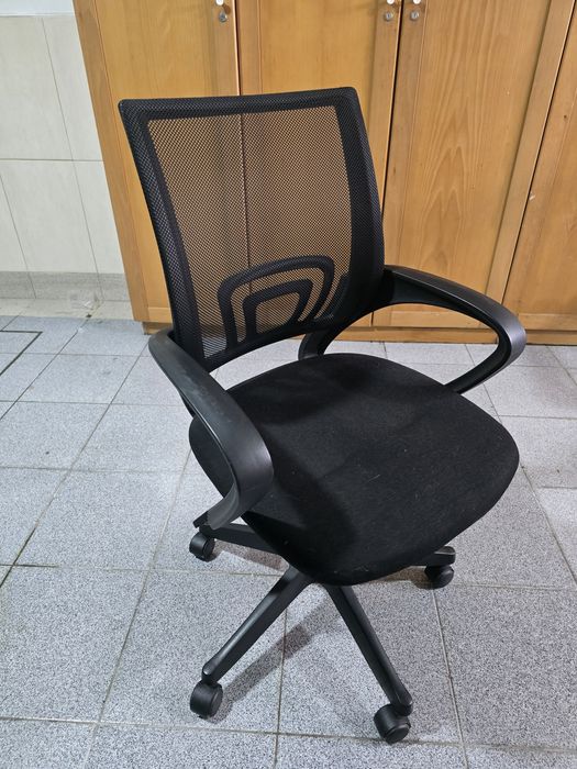 Cadeira escritório Regulável