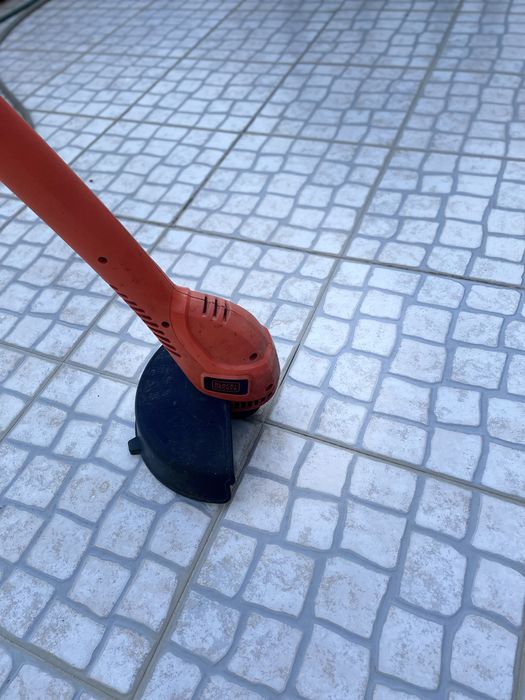 Aparador Elétrico Black+Decker GL360