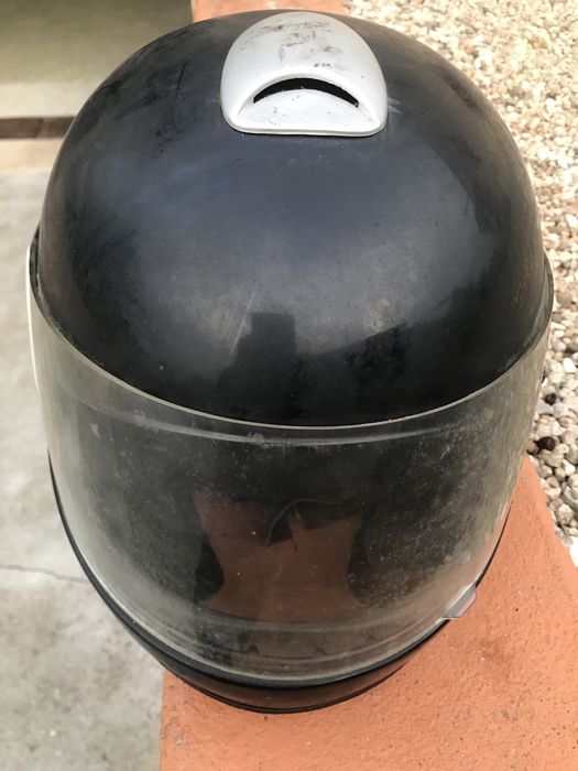 Três  capasetes 20€