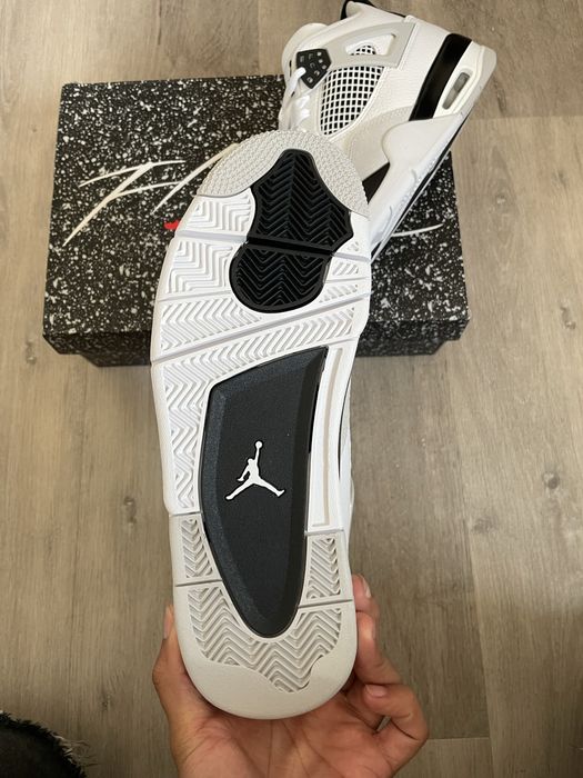 Air Jordan 4 Military Black