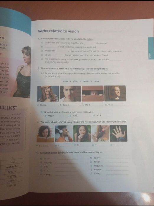 Caderno de atividades inglês 10° ano