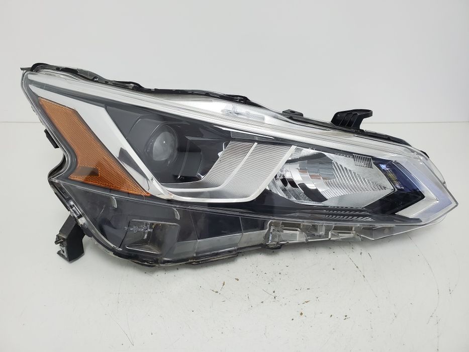 Фара права Nissan Altima 2019, 2020, 2021 USA