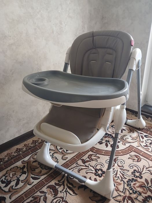 Стіл для годування CARELLO