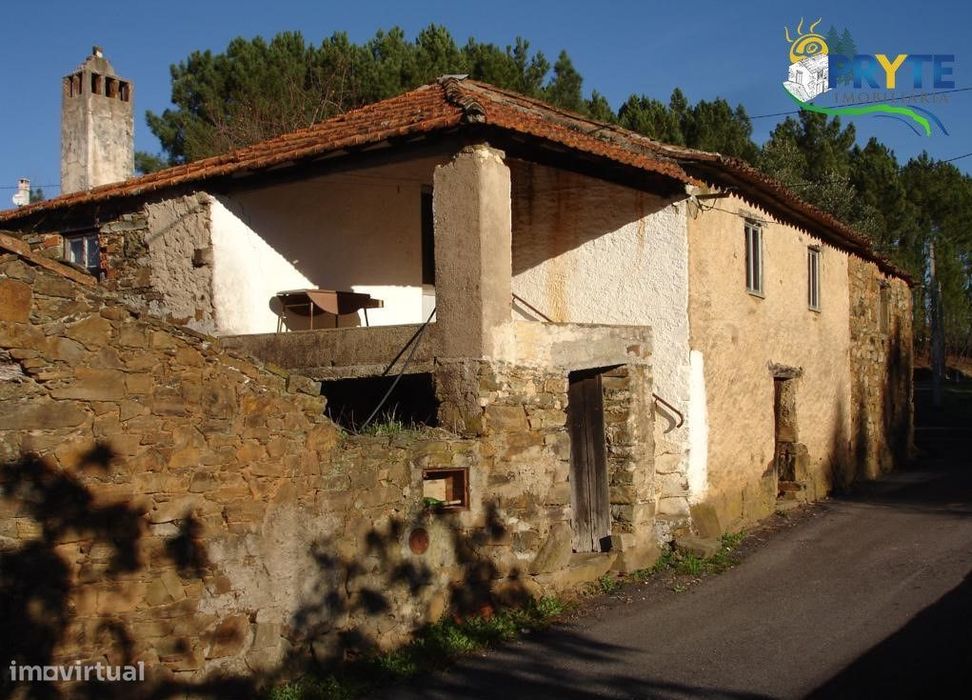 Imóvel rústico para recuperar situado perto da Sertã