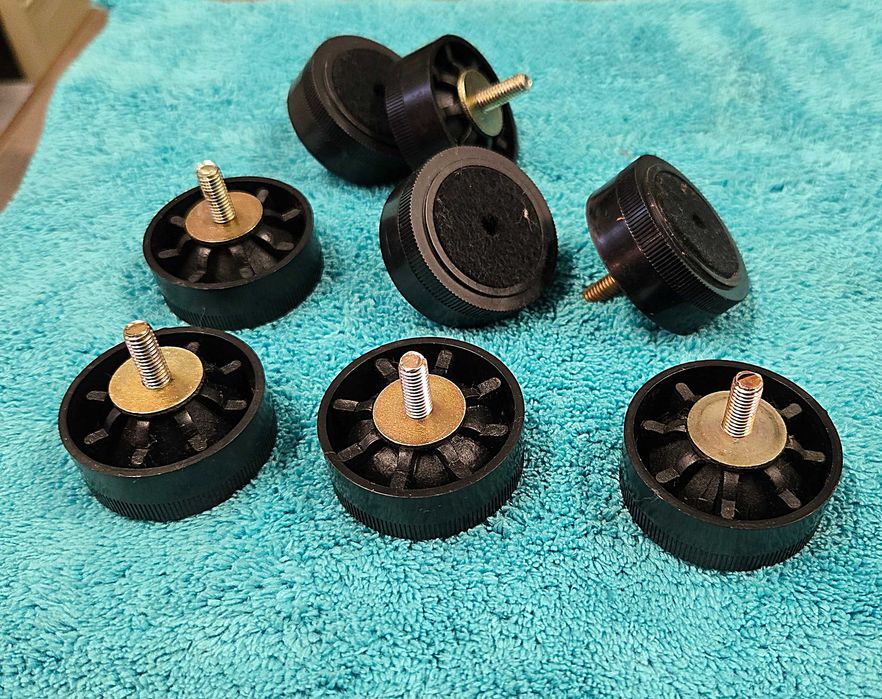 Nóżki do gramofonu z absorberami, śruba M6