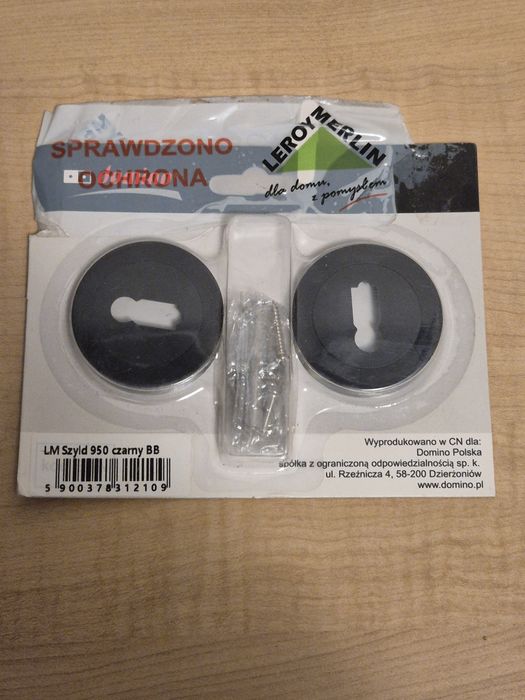 Nowa czarna klamka Domino
