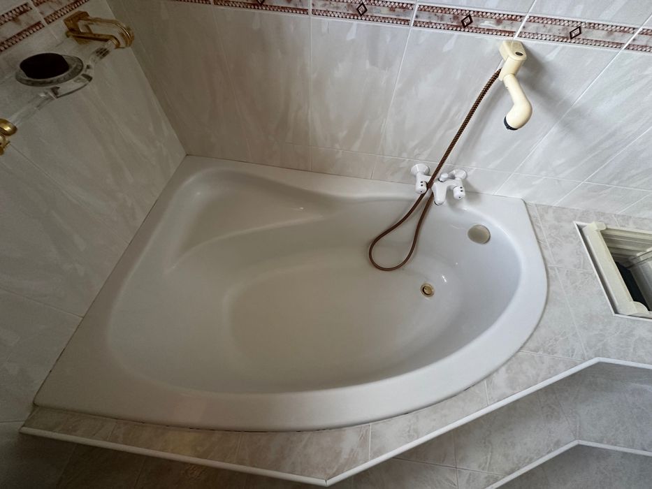 Banheira de canto 153x100 – como nova!