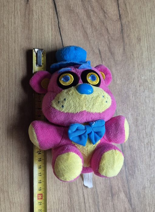 Maskotka FNAF miś Freddy pink neon róż Blacklight Five Nights at Fredd