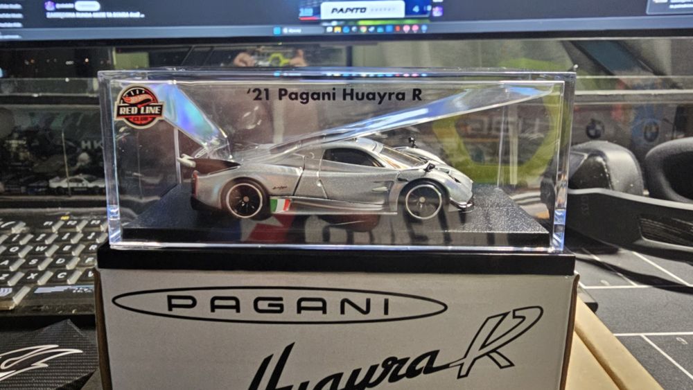 Hot Wheels RLC Pagani Huayra R 1/64