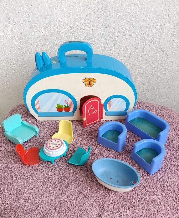 Іграшковий будиночок з меблями, 150 грн