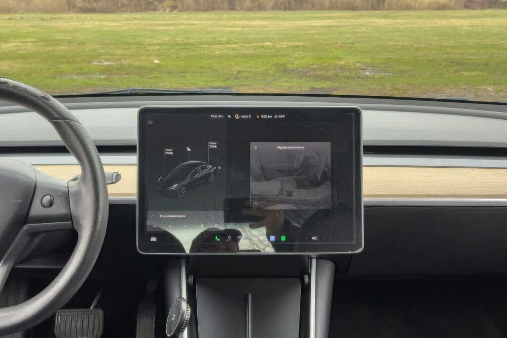 Tesla Model 3      2023