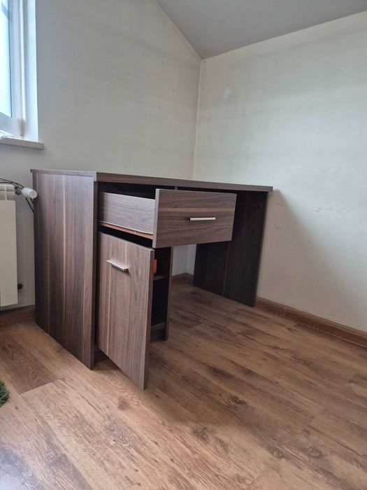 Meble - biurko, łóżko, szafka nocna i półka